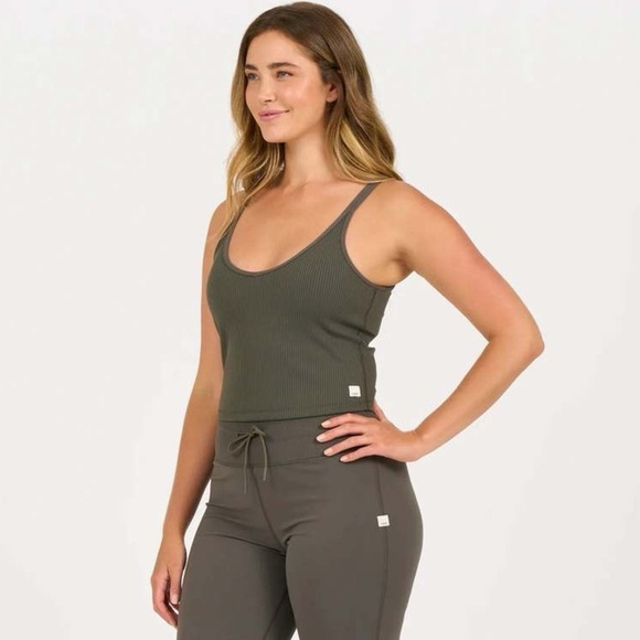 Vuori Rib Crop Tank Top - Oregano XL